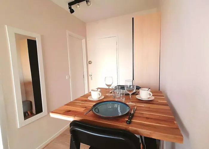 Joli Front De Balcon Wifi Vue Cour Apartamento